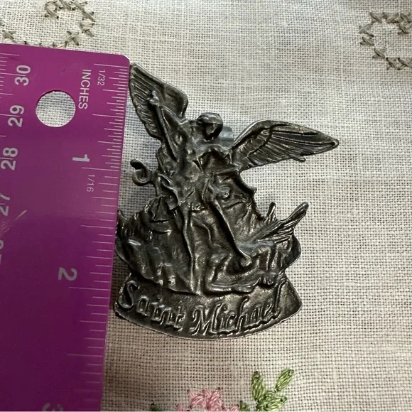 Saint Michael Pewter Visor Clip - Divine Protection for Your Drive - Picture 4 of 4